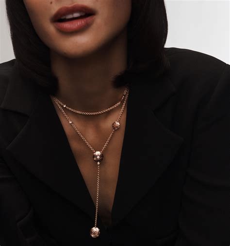 chanel necklace for women.